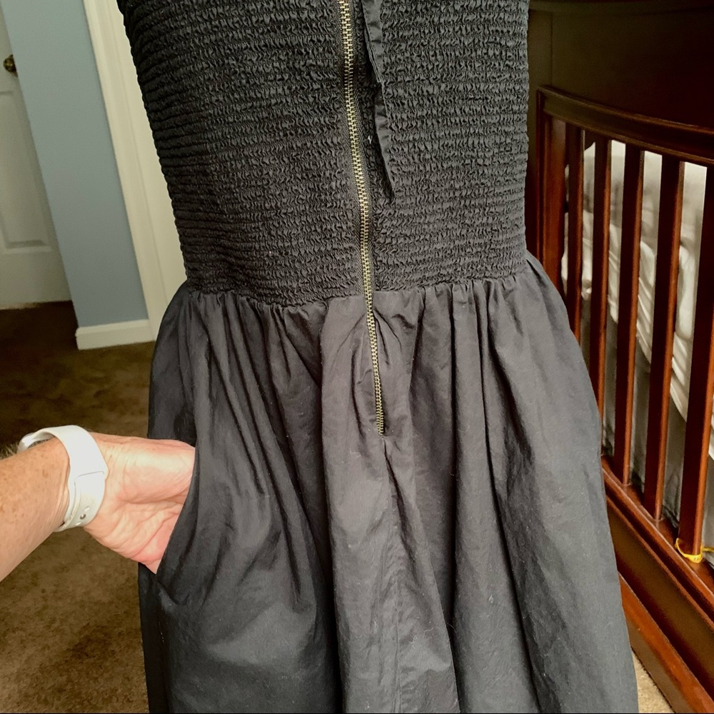 Levi’s black zip up dress - Picture 4 of 7